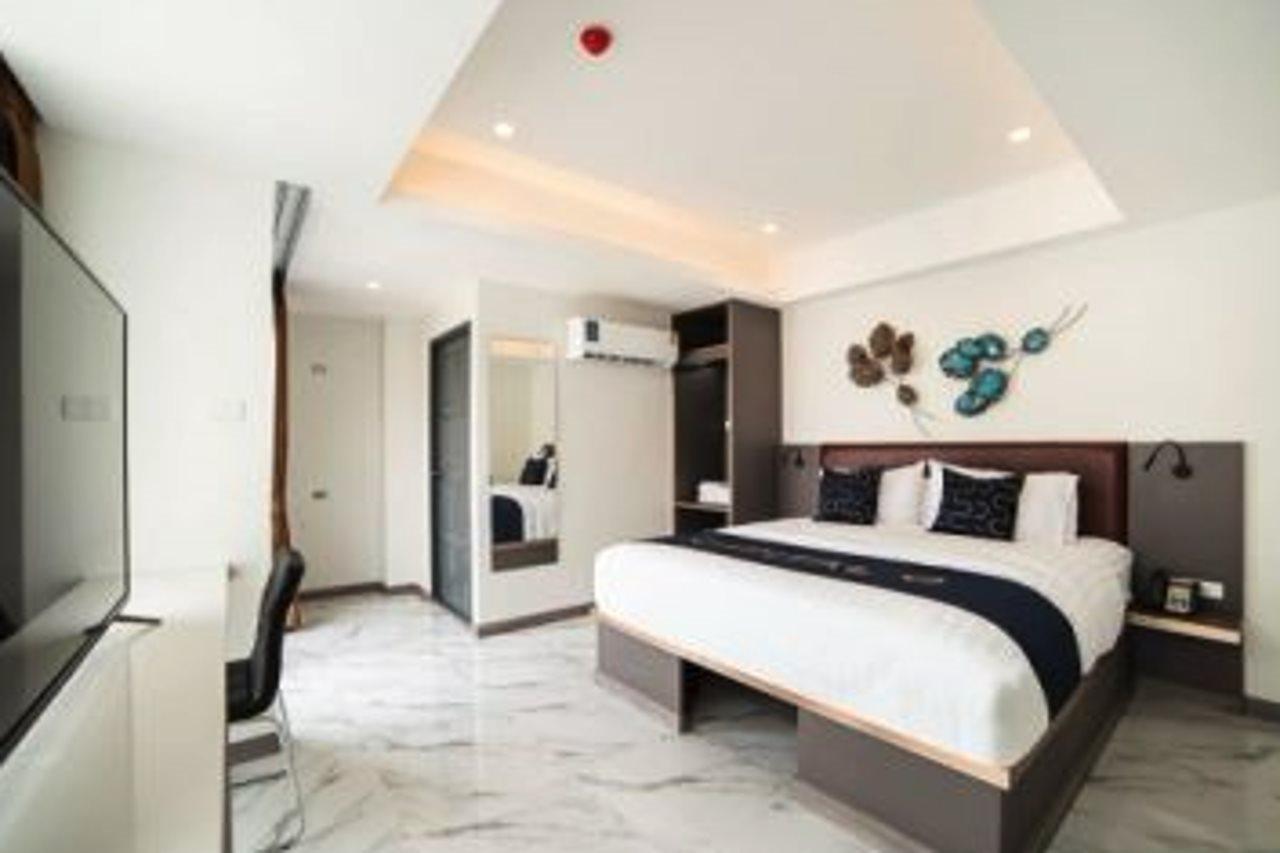 Roomquest Sukhumvit36 Bts Thonglor Bangkok Exterior photo